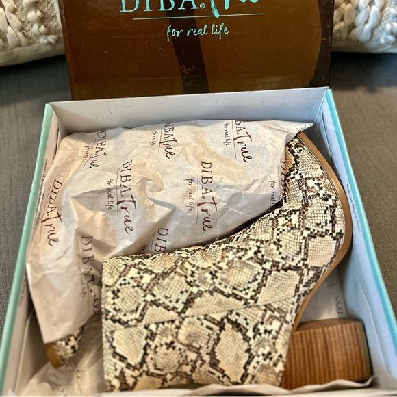 DIBA. True ankle boot size 9 - Picture 5 of 6